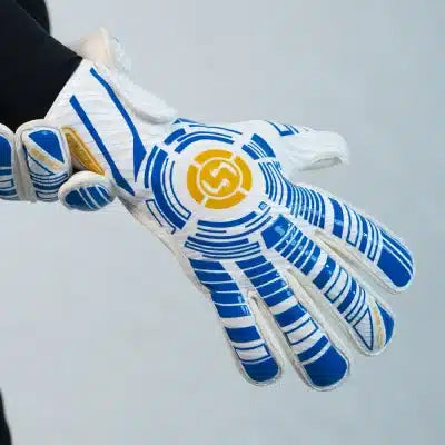 How Should Goalie Gloves Fit?