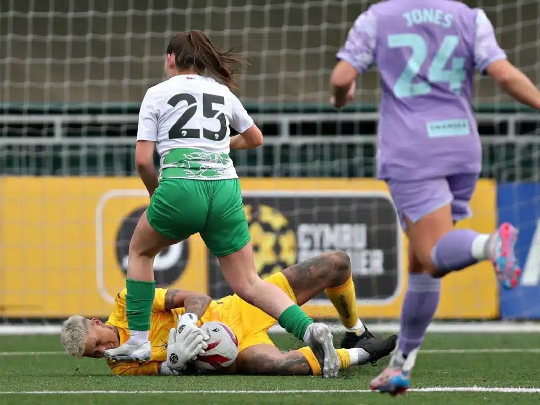 Charlotte Haynes in action during Swansea City Women's Genero Adran Trophy semifinal match.