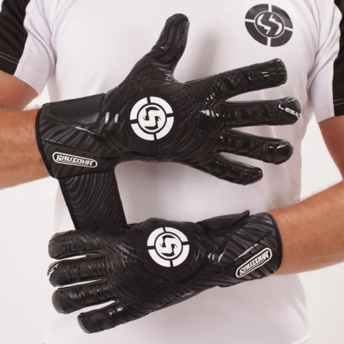 Saviour GK's Black Evo-Neg Gloves: The Ultimate Choice for Modern Goalkeepers.