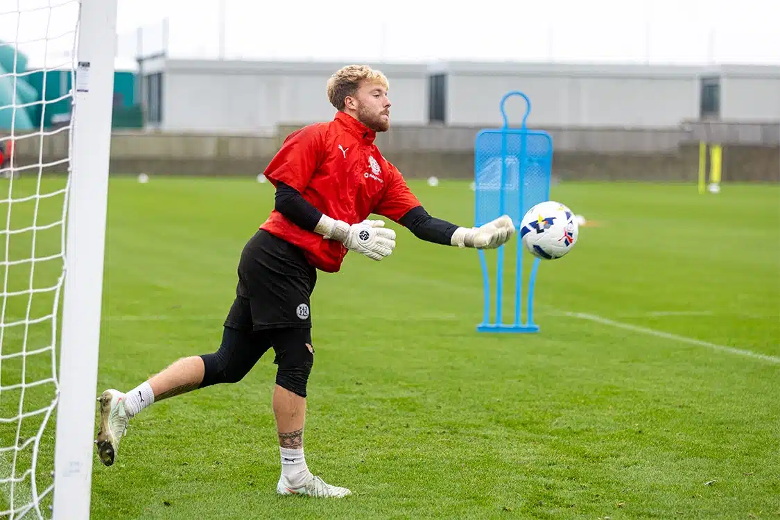 Luke Hewitson Fleetwood town SAVIOUR GK sponsored professional goalkeeper